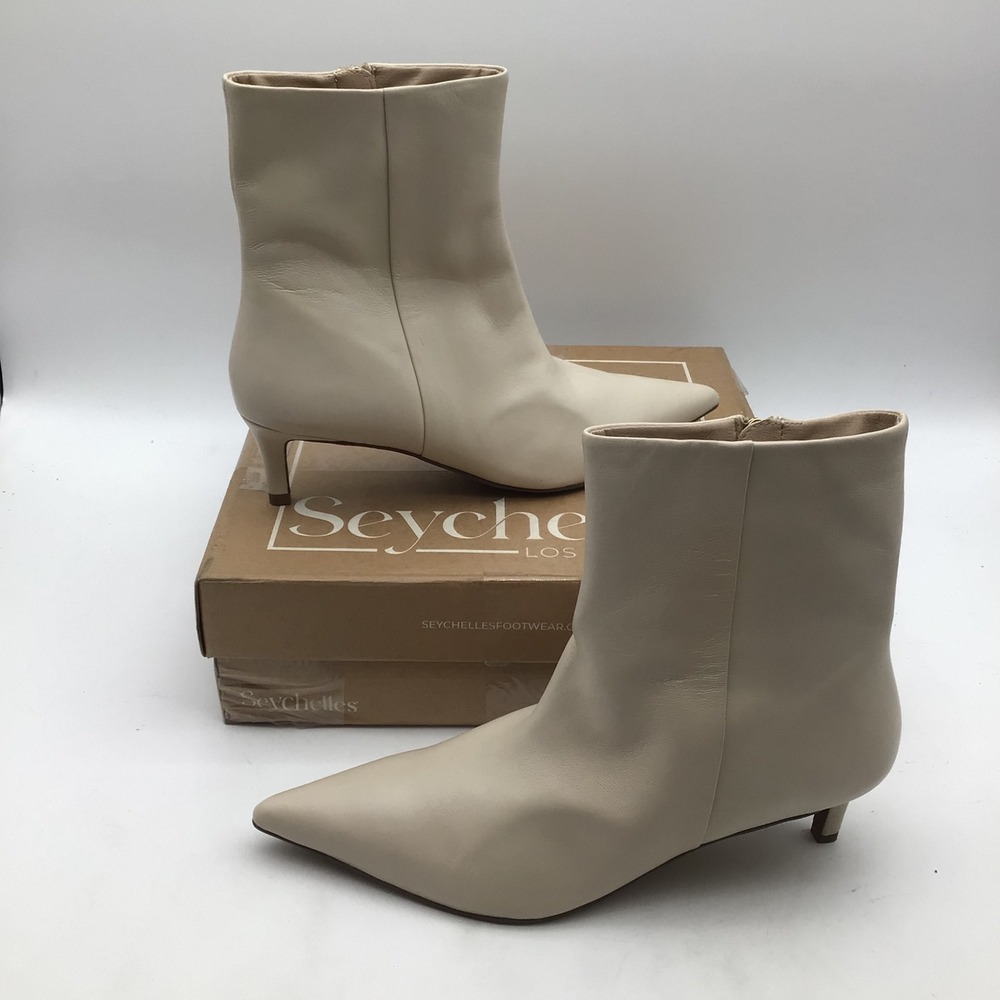 Seychelles Dinner Date Ivory Leather Pointed Toe Ankle Boots Size 11 NEW